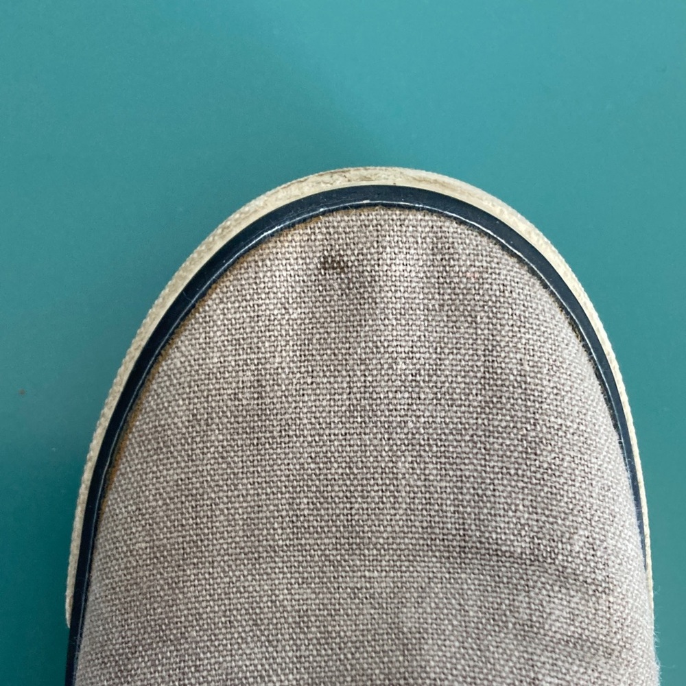 Old Navy Kids Light Gray Slip-On Sneakers Kids Size 10 - Picture 13 of 14